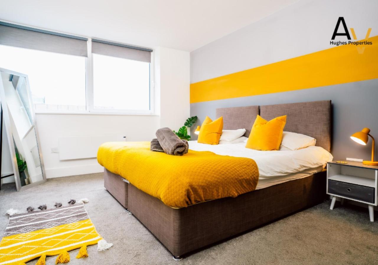 Stylish One-Bedroom Apartment - Free Wi-Fi, 4 Mins From Station, Perfect For Business Stays By Av Hughes Properties มิลตันคีนส์ ภายนอก รูปภาพ